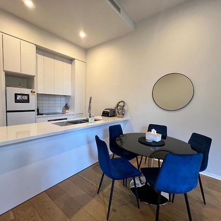 Luxe 2Br Executive Apartment Kingston Pool Parking Wifi Bbq Wine 외부 사진