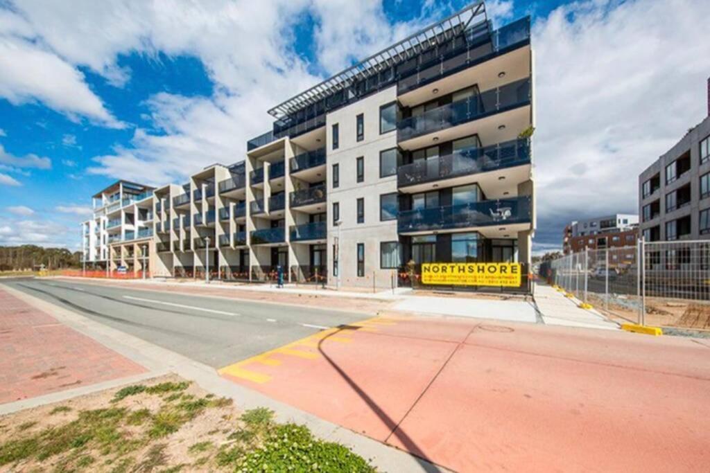 Luxe 2Br Executive Apartment Kingston Pool Parking Wifi Bbq Wine 외부 사진
