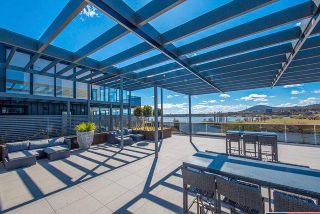 Luxe 2Br Executive Apartment Kingston Pool Parking Wifi Bbq Wine 외부 사진