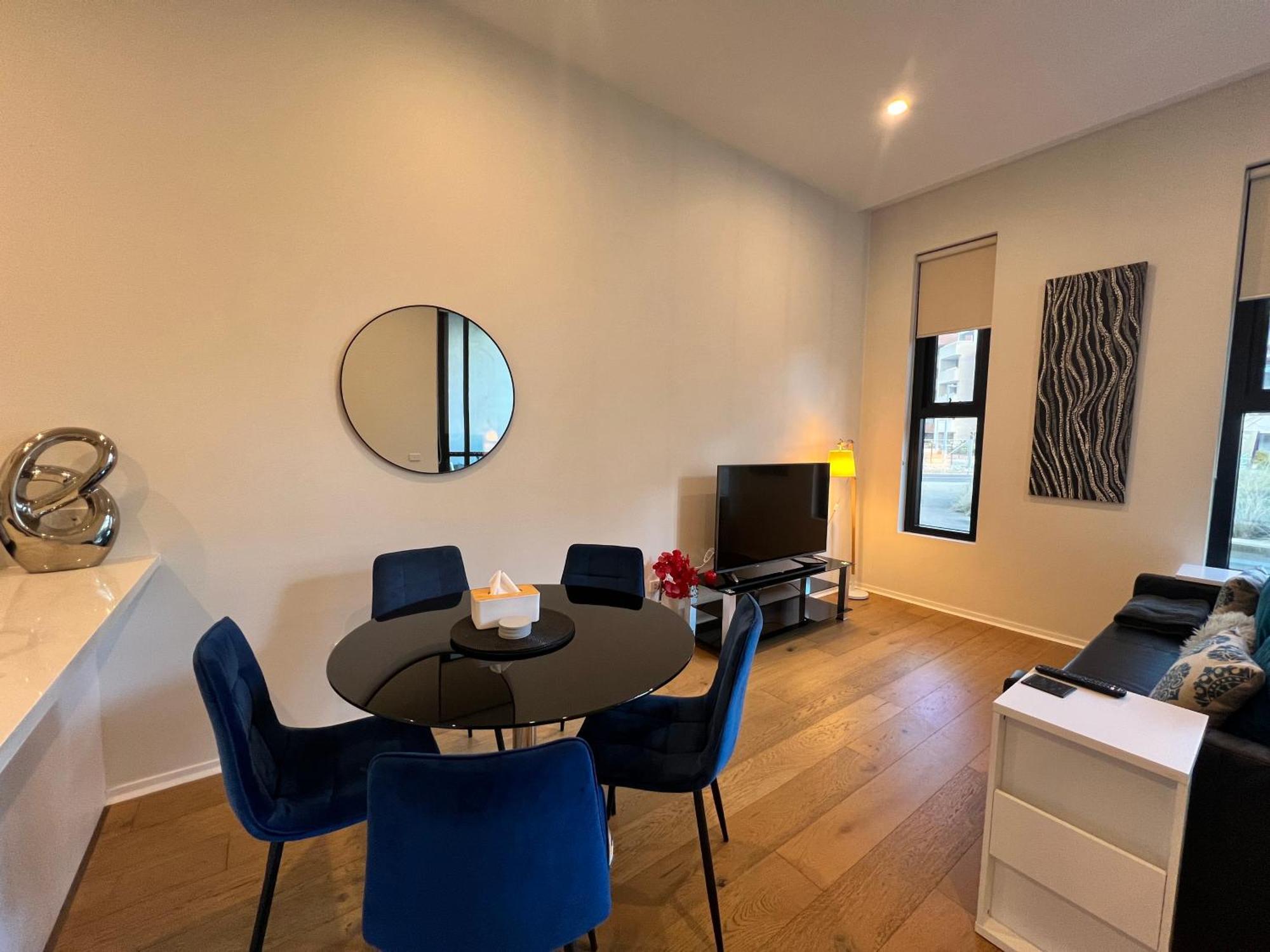 Luxe 2Br Executive Apartment Kingston Pool Parking Wifi Bbq Wine 외부 사진