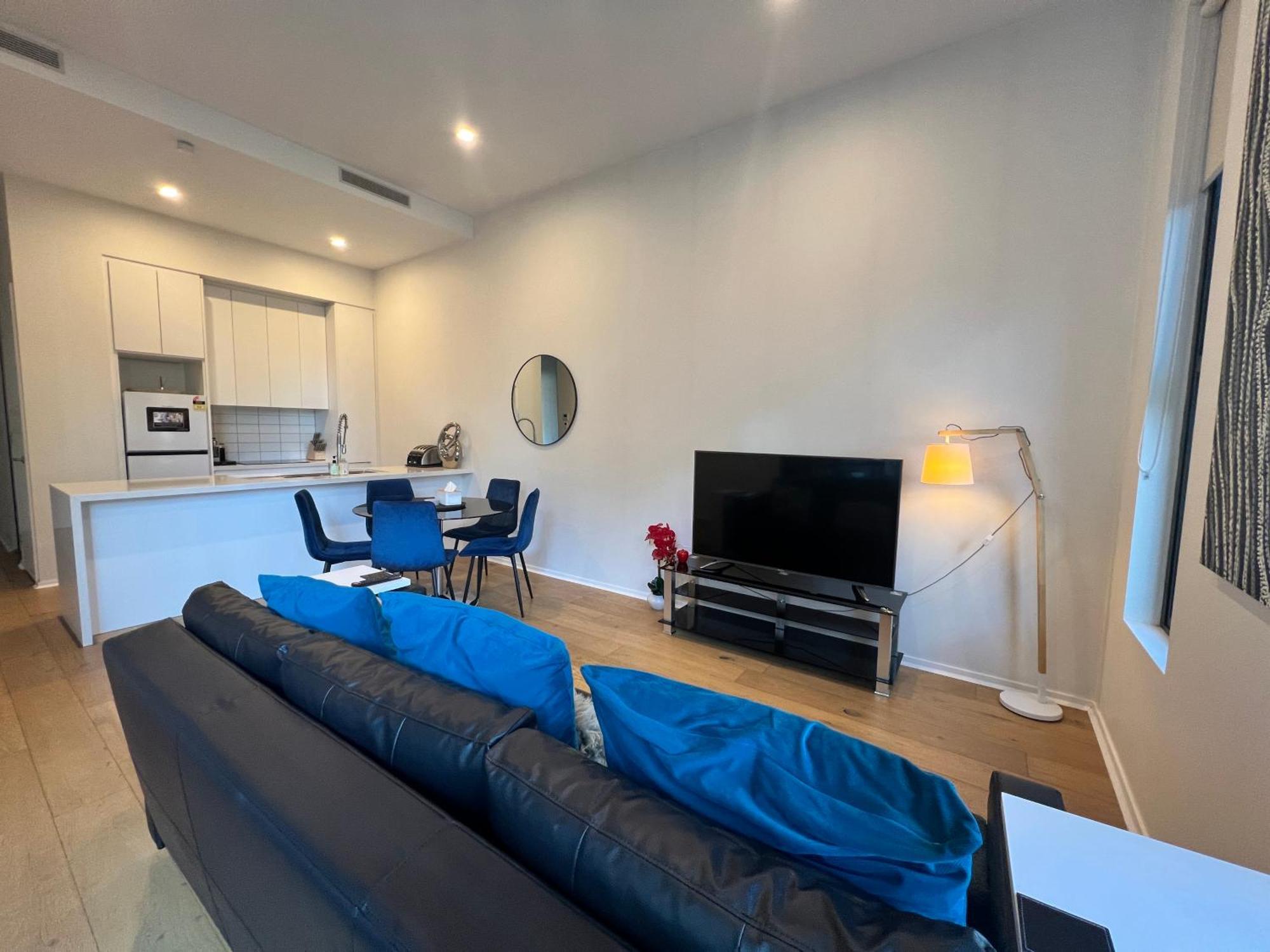 Luxe 2Br Executive Apartment Kingston Pool Parking Wifi Bbq Wine 외부 사진